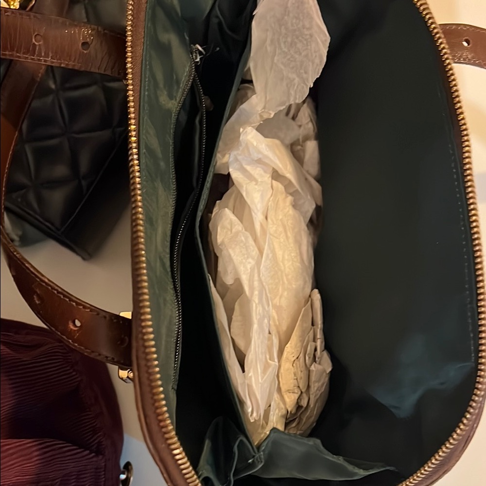 Dooney & Bourke Designer Brown Leather Handbag - Picture 4 of 4